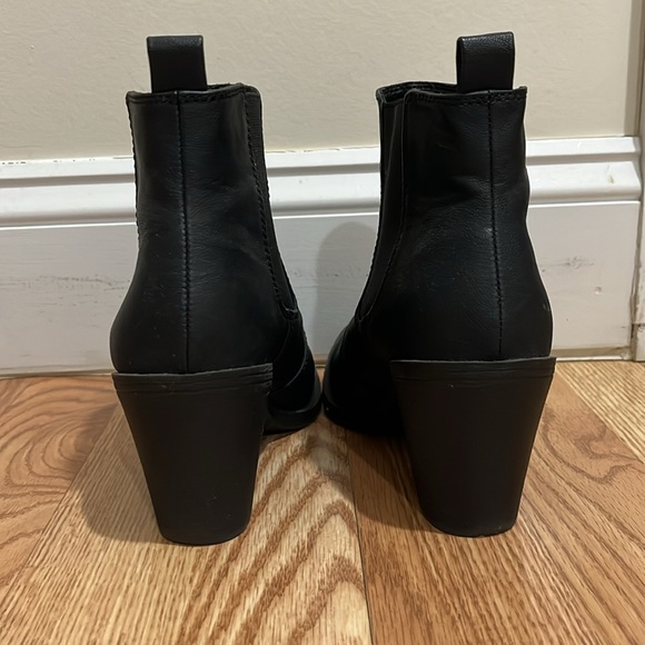 Black Boots - Picture 4 of 6